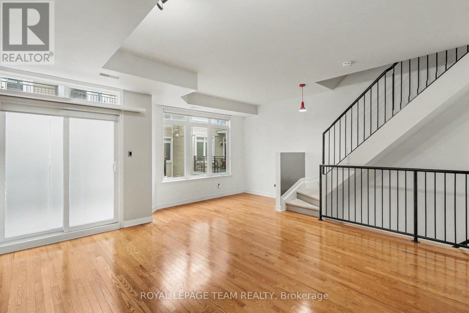 Single Family at C- 418 NEPEAN Street, Ottawa, Ontario - Photo 7 - RE/MAX Garden City Realty