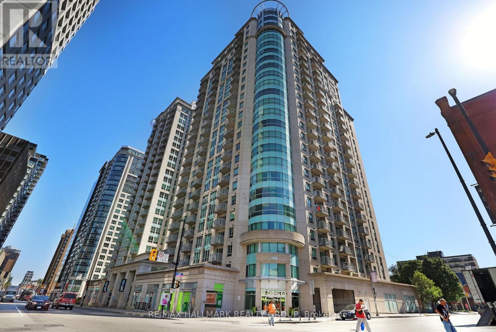 504- 200 Rideau Street