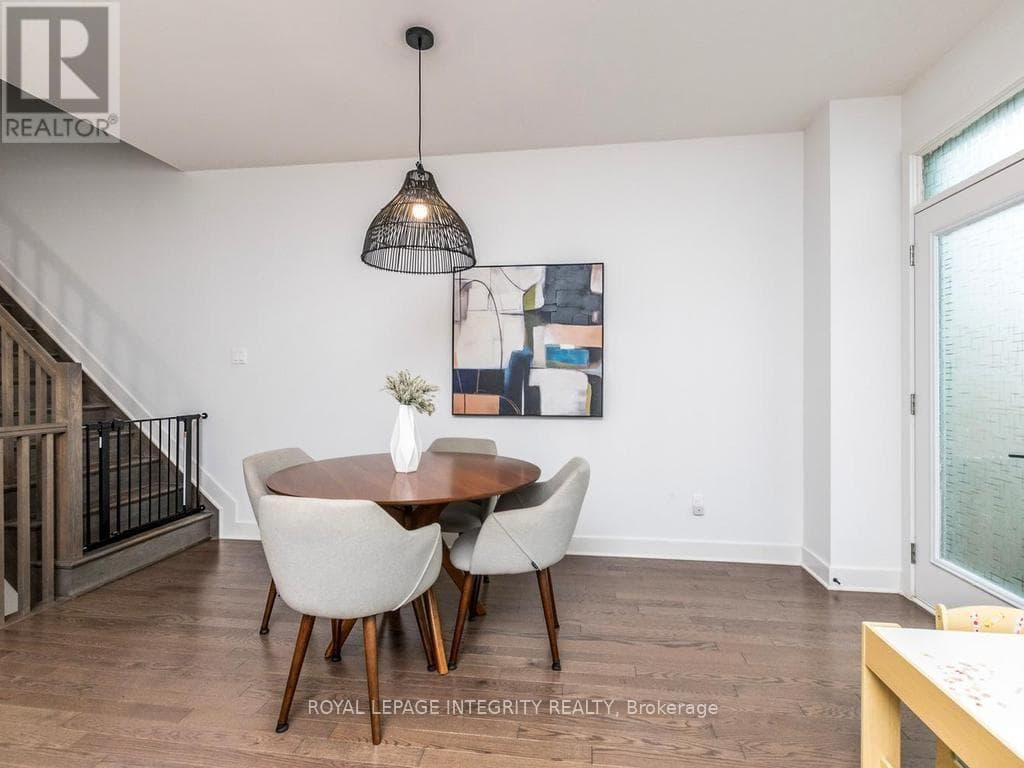 Single Family at 602 Cordelette Circle, Ottawa, Ontario - Photo 10 - RE/MAX Garden City Realty
