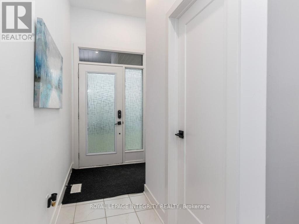 Single Family at 602 Cordelette Circle, Ottawa, Ontario - Photo 4 - RE/MAX Garden City Realty