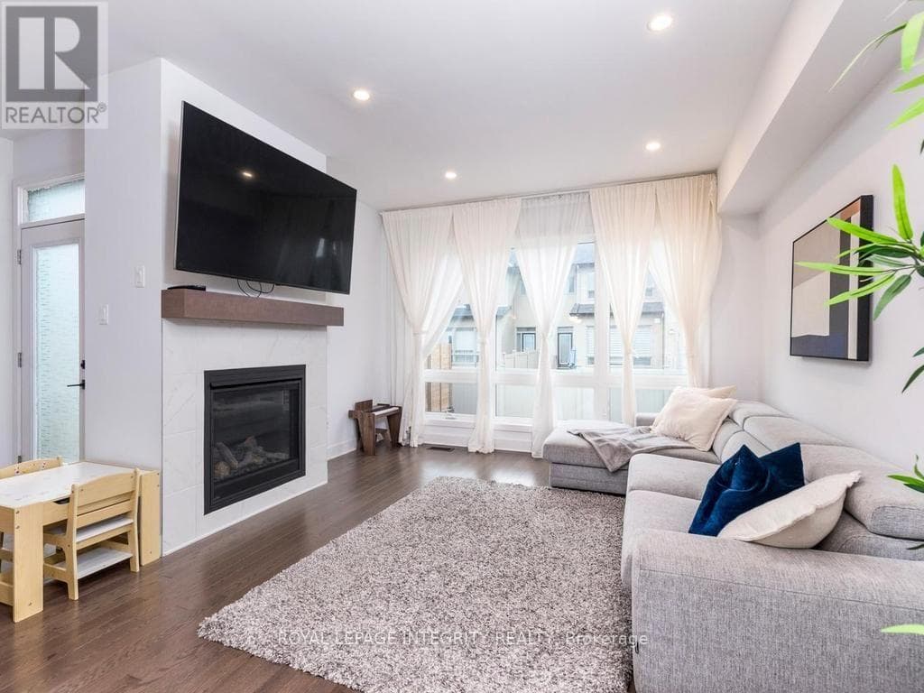 Single Family at 602 Cordelette Circle, Ottawa, Ontario - Photo 7 - RE/MAX Garden City Realty