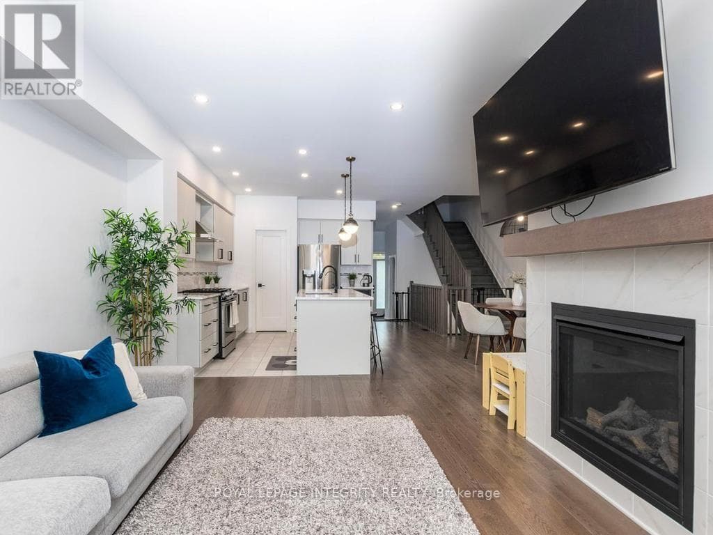 Single Family at 602 Cordelette Circle, Ottawa, Ontario - Photo 8 - RE/MAX Garden City Realty