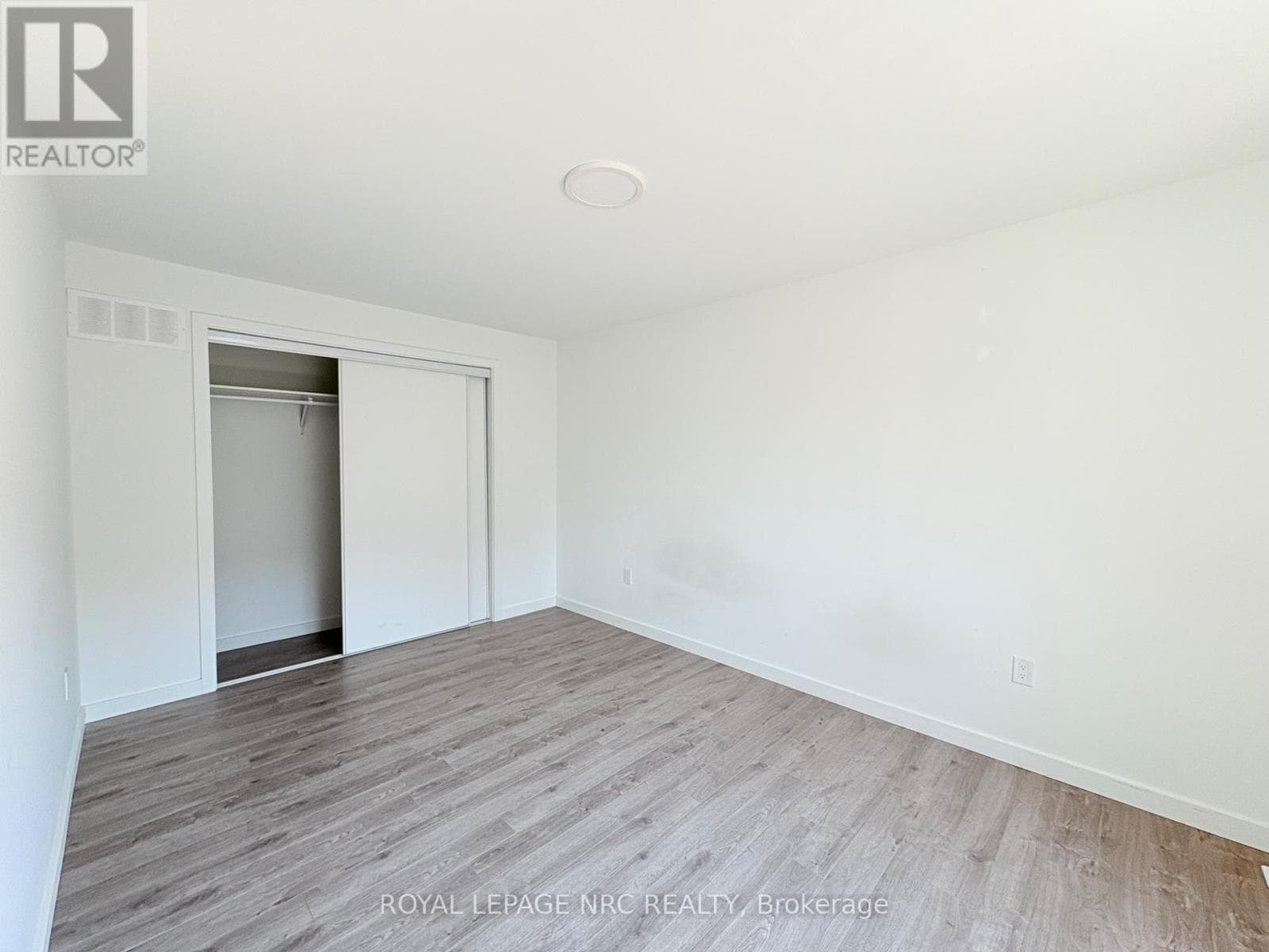 Single Family at 90 Highriver Trail, Welland (Broadway), Ontario - Photo 3 - RE/MAX Garden City Realty