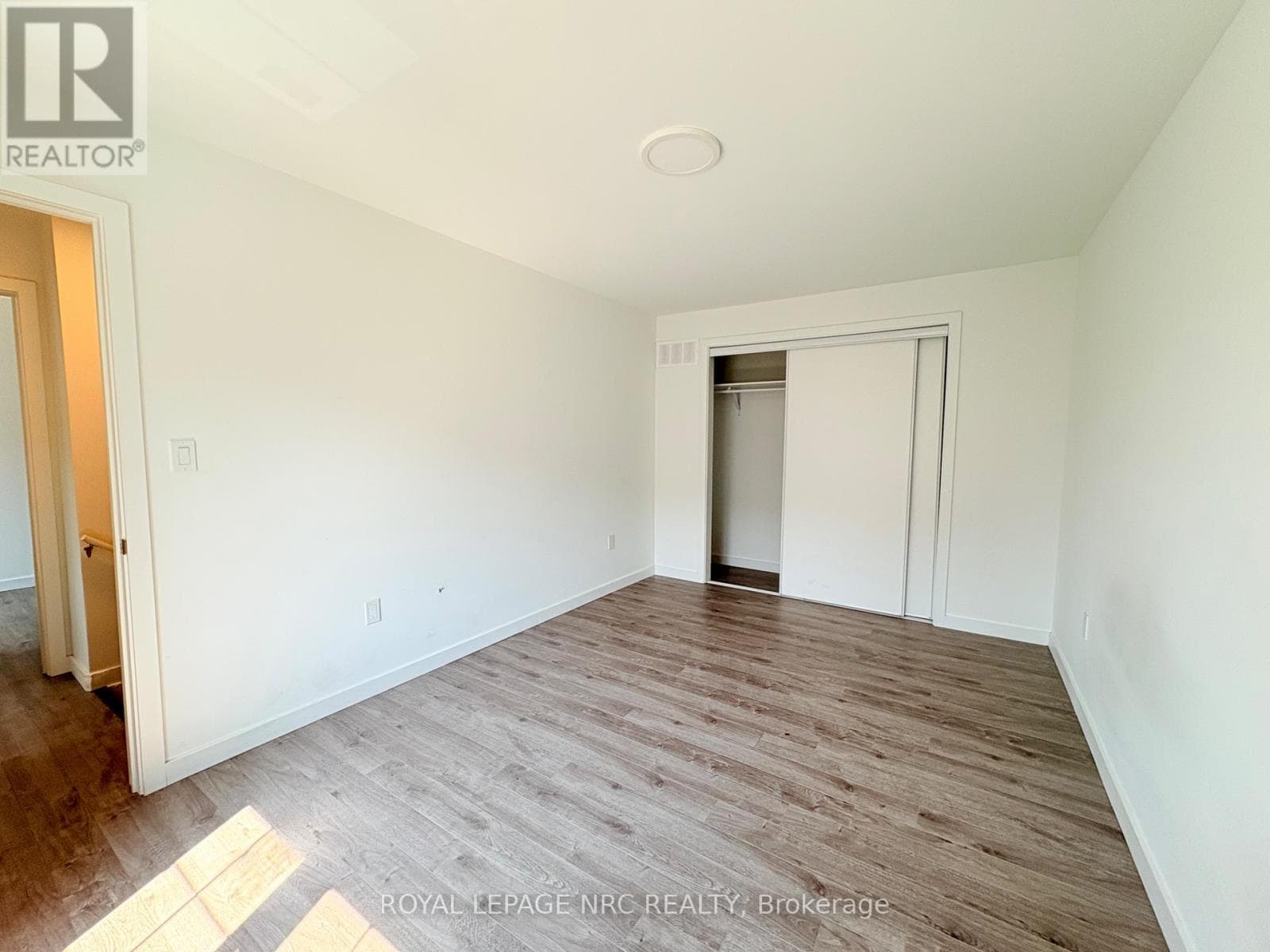 Single Family at 90 Highriver Trail, Welland (Broadway), Ontario - Photo 4 - RE/MAX Garden City Realty