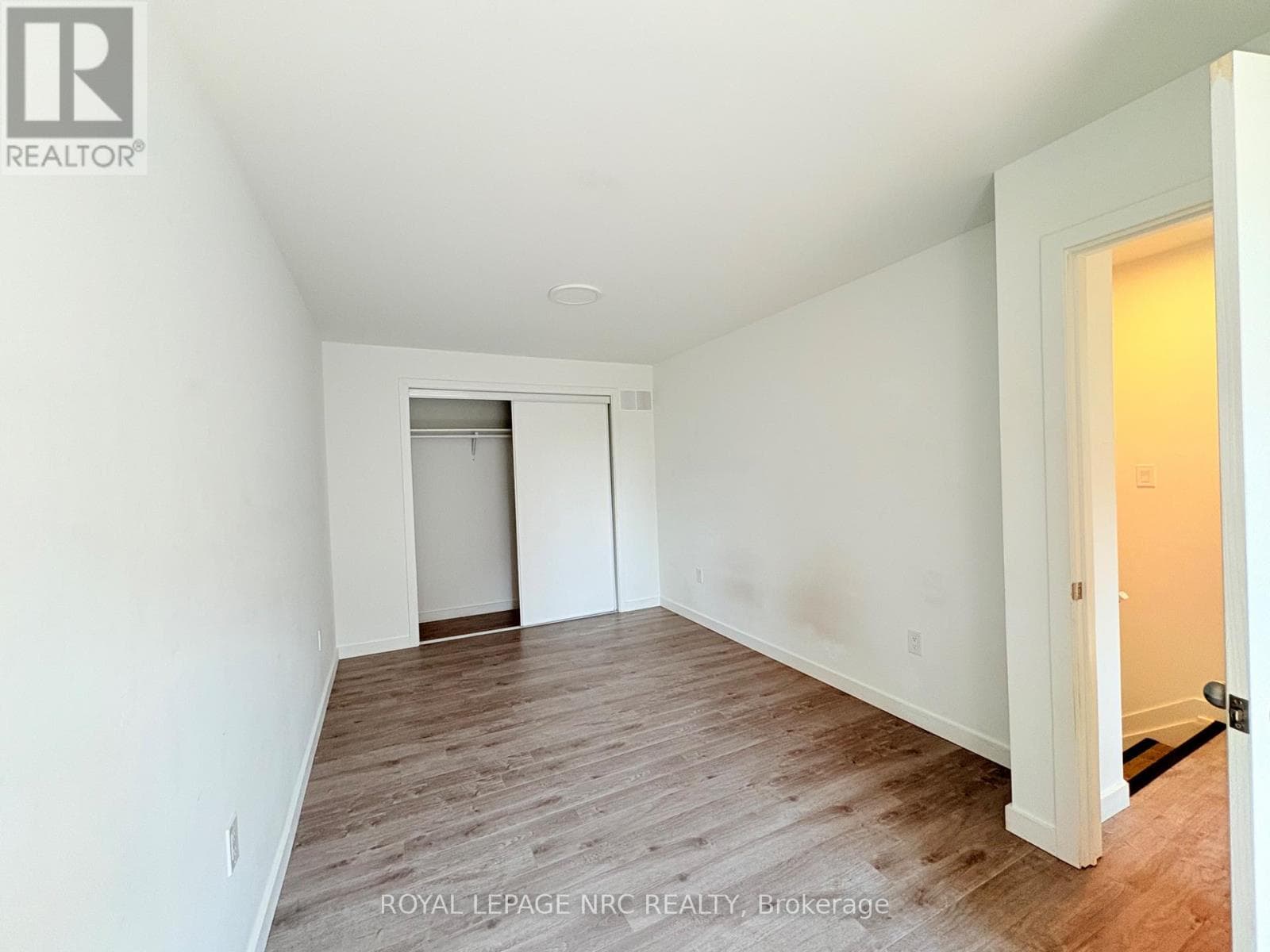 Single Family at 90 Highriver Trail, Welland (Broadway), Ontario - Photo 7 - RE/MAX Garden City Realty