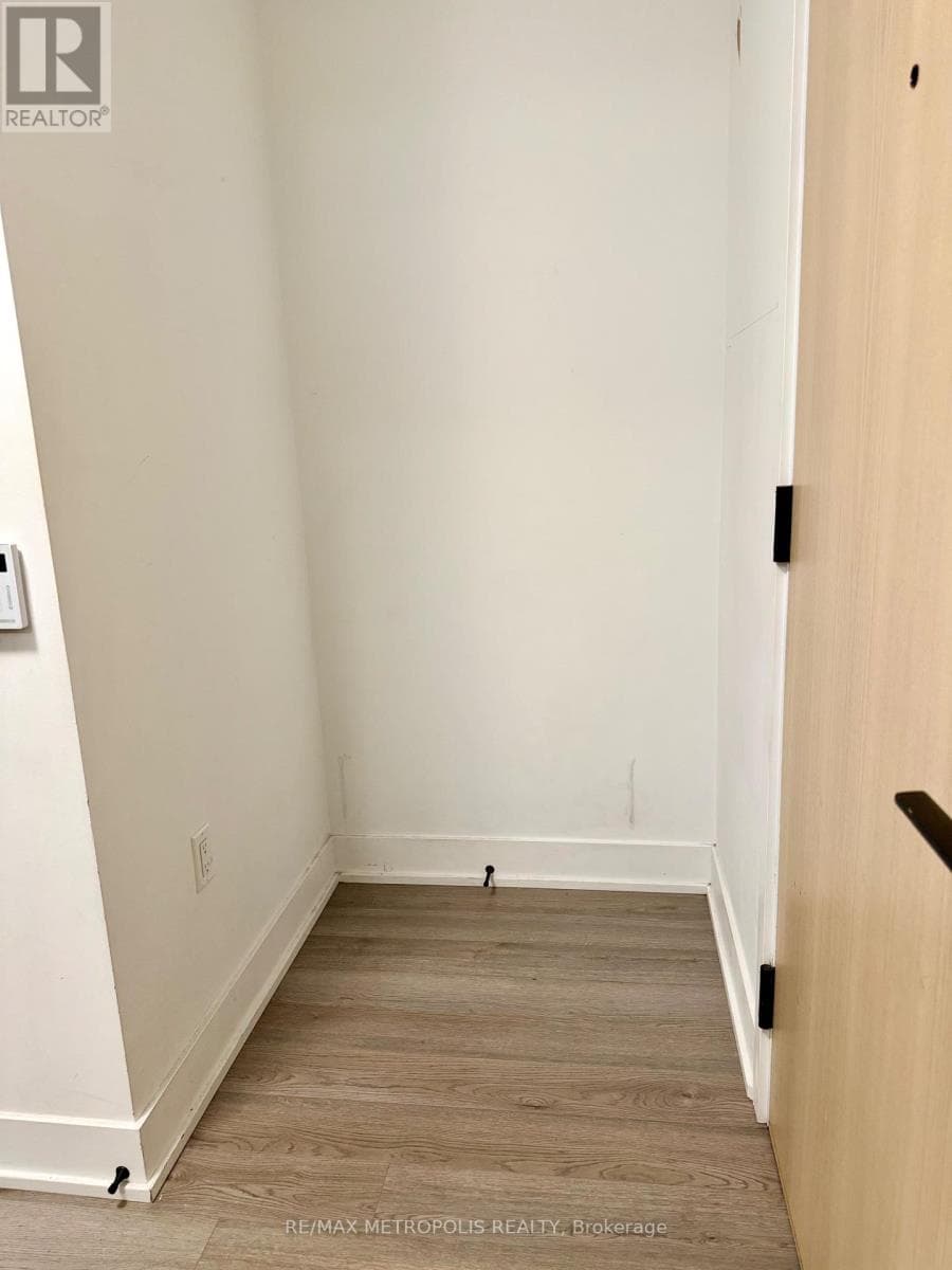 Single Family at 501- 60 George Butchart Drive, Toronto (Downsview-Roding-CFB), Ontario - Photo 6 - RE/MAX Garden City Realty