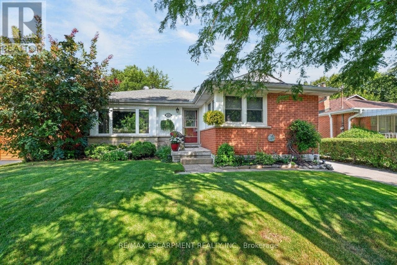 465 Springbank Crescent
