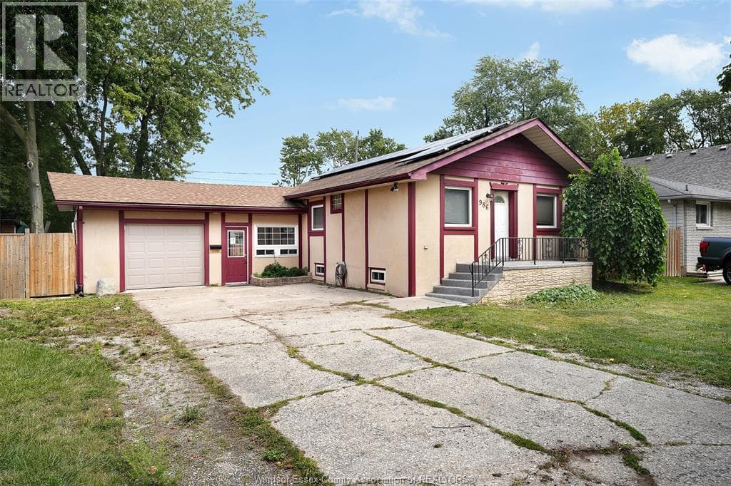 986 EASTLAWN