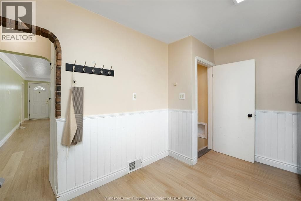 Single Family at 986 EASTLAWN, Windsor, Ontario - Photo 10 - RE/MAX Garden City Realty