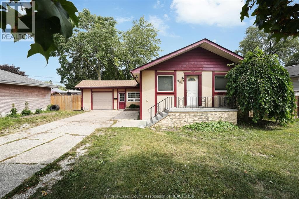 Single Family at 986 EASTLAWN, Windsor, Ontario - Photo 2 - RE/MAX Garden City Realty