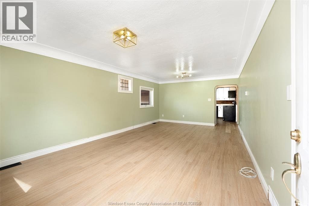 Single Family at 986 EASTLAWN, Windsor, Ontario - Photo 4 - RE/MAX Garden City Realty