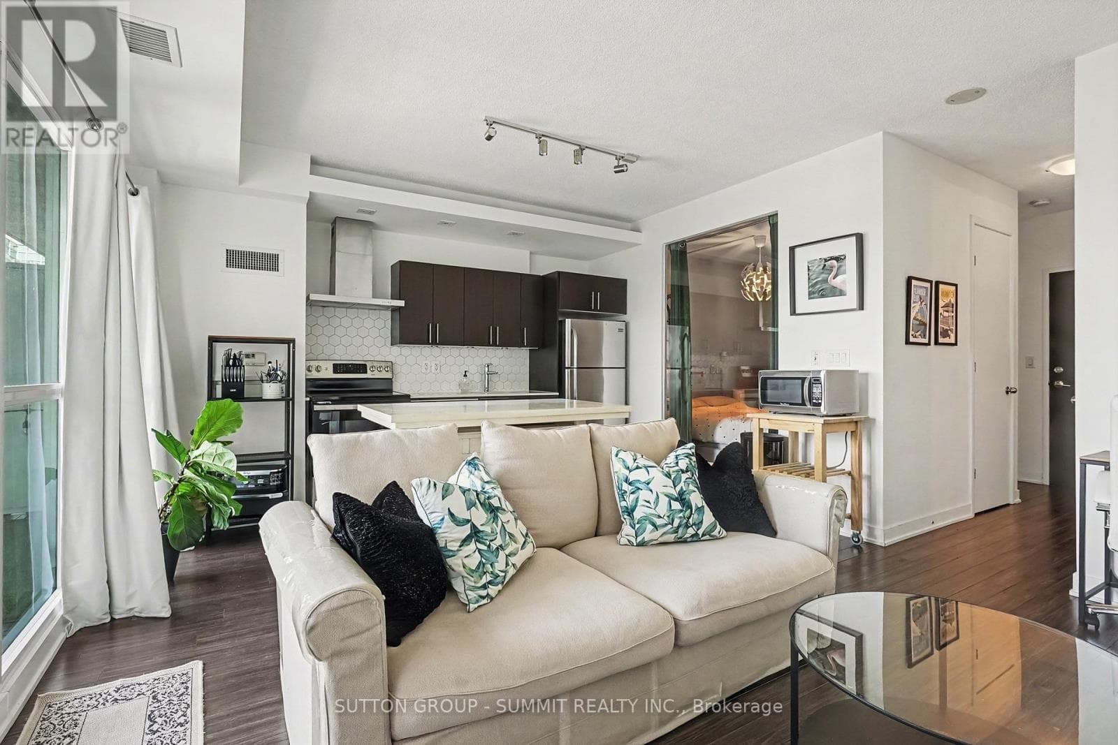 Single Family at 1931- 165 Legion Road, Toronto (Mimico), Ontario - Photo 4 - RE/MAX Garden City Realty