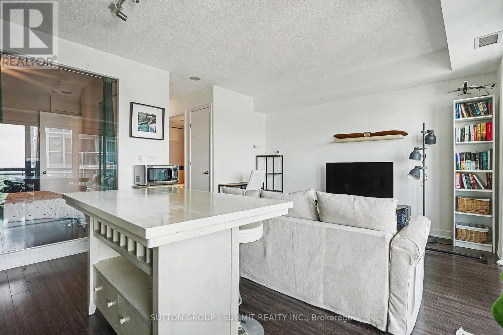 Single Family at 1931- 165 Legion Road, Toronto (Mimico), Ontario - Photo 6 - RE/MAX Garden City Realty