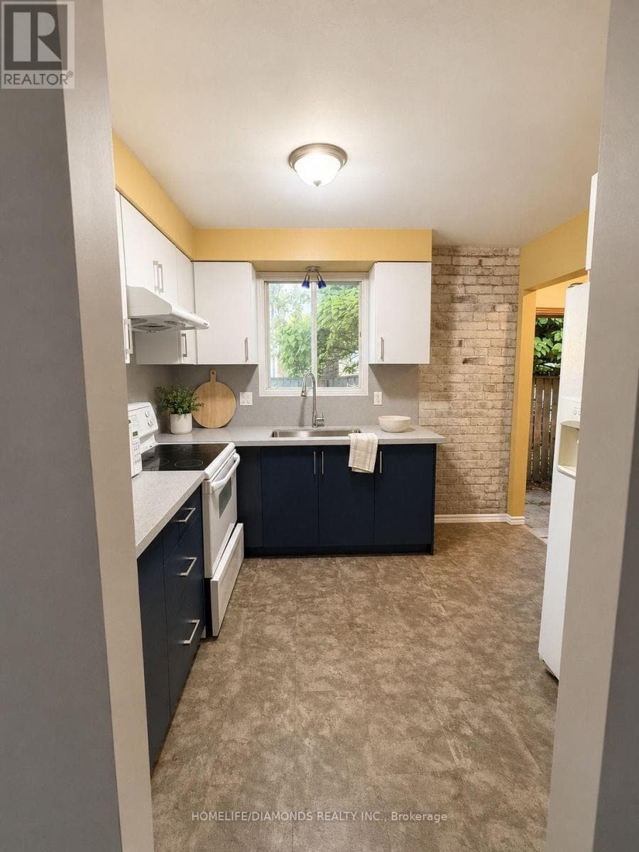 Single Family at MAIN- 120 NORTHGATE Drive, Welland (N. Welland), Ontario - Photo 3 - RE/MAX Garden City Realty