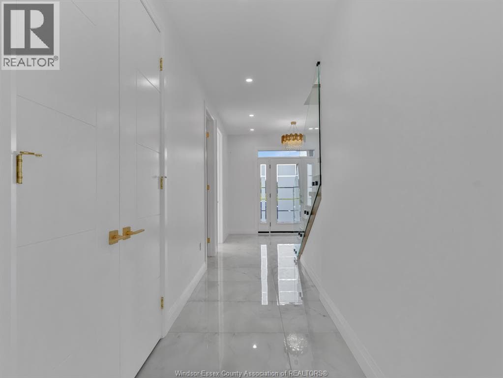 Single Family at 3672 SUTTON Avenue, Windsor, Ontario - Photo 6 - RE/MAX Garden City Realty