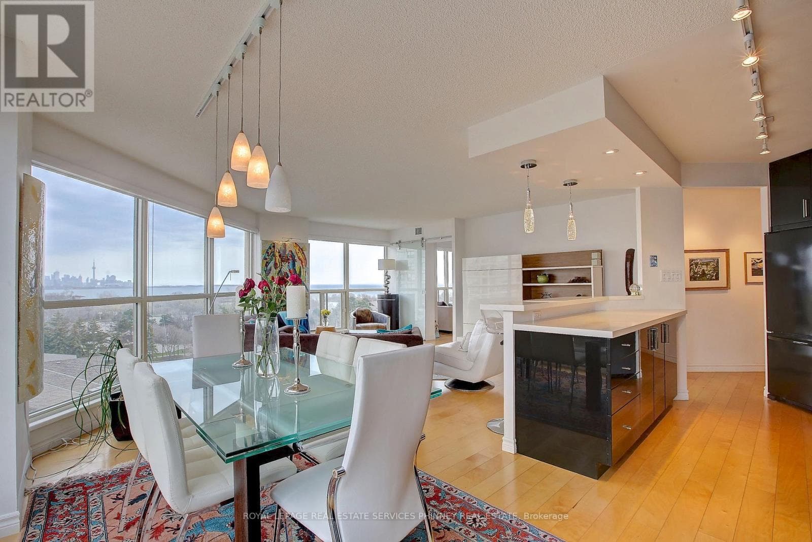 Single Family at 802- 2267 Lake Shore Boulevard, Toronto (Mimico), Ontario - Photo 7 - RE/MAX Garden City Realty
