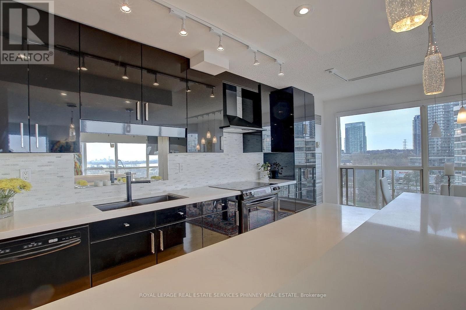 Single Family at 802- 2267 Lake Shore Boulevard, Toronto (Mimico), Ontario - Photo 9 - RE/MAX Garden City Realty