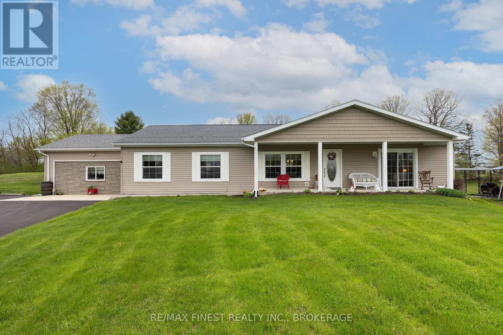 Single Family at 463 Drive In Road, Greater Napanee (Greater Napanee), Ontario - Photo 3 - RE/MAX Garden City Realty