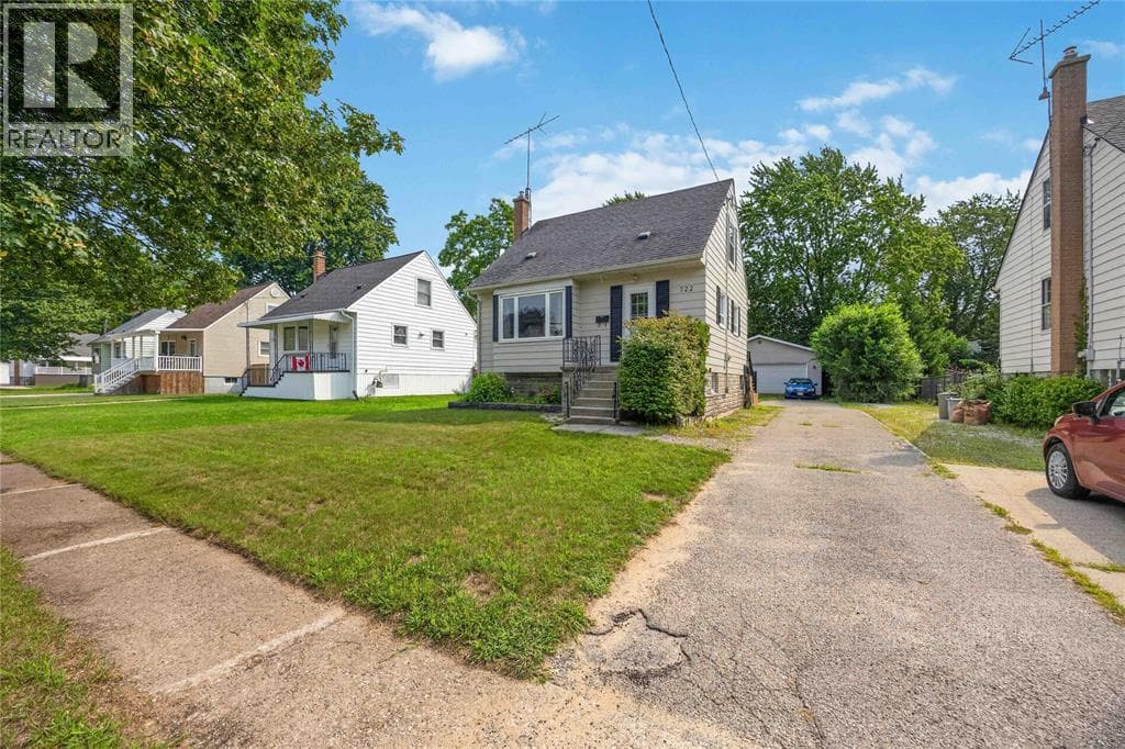 Single Family at 722 WOODHAVEN Avenue, Sarnia, Ontario - Photo 2 - RE/MAX Garden City Realty