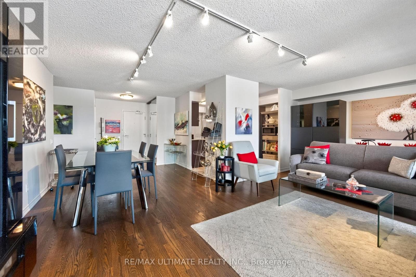 Single Family at 808- 8 Covington Road, Toronto (Englemount-Lawrence), Ontario - Photo 6 - RE/MAX Garden City Realty
