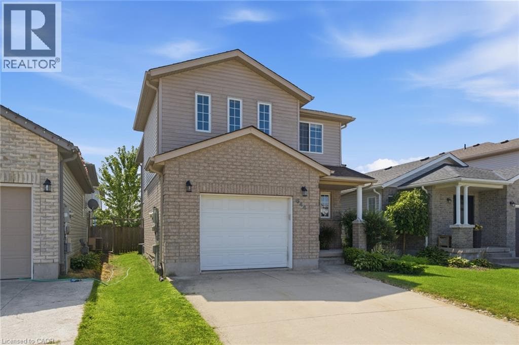 Single Family at 644 LANGLAW Drive, Cambridge, Ontario - Photo 3 - RE/MAX Garden City Realty