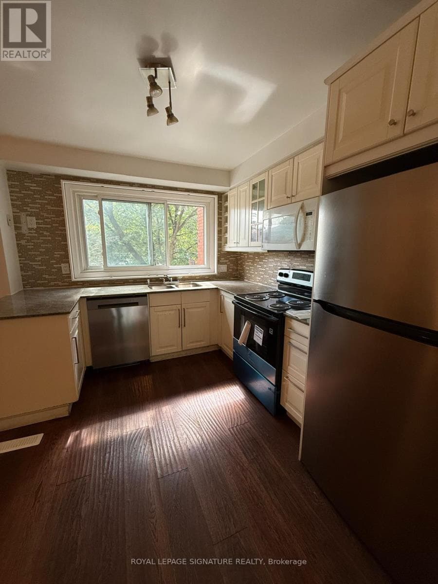 Single Family at 24- 4230 Fieldgate Drive, Mississauga (Rathwood), Ontario - Photo 5 - RE/MAX Garden City Realty