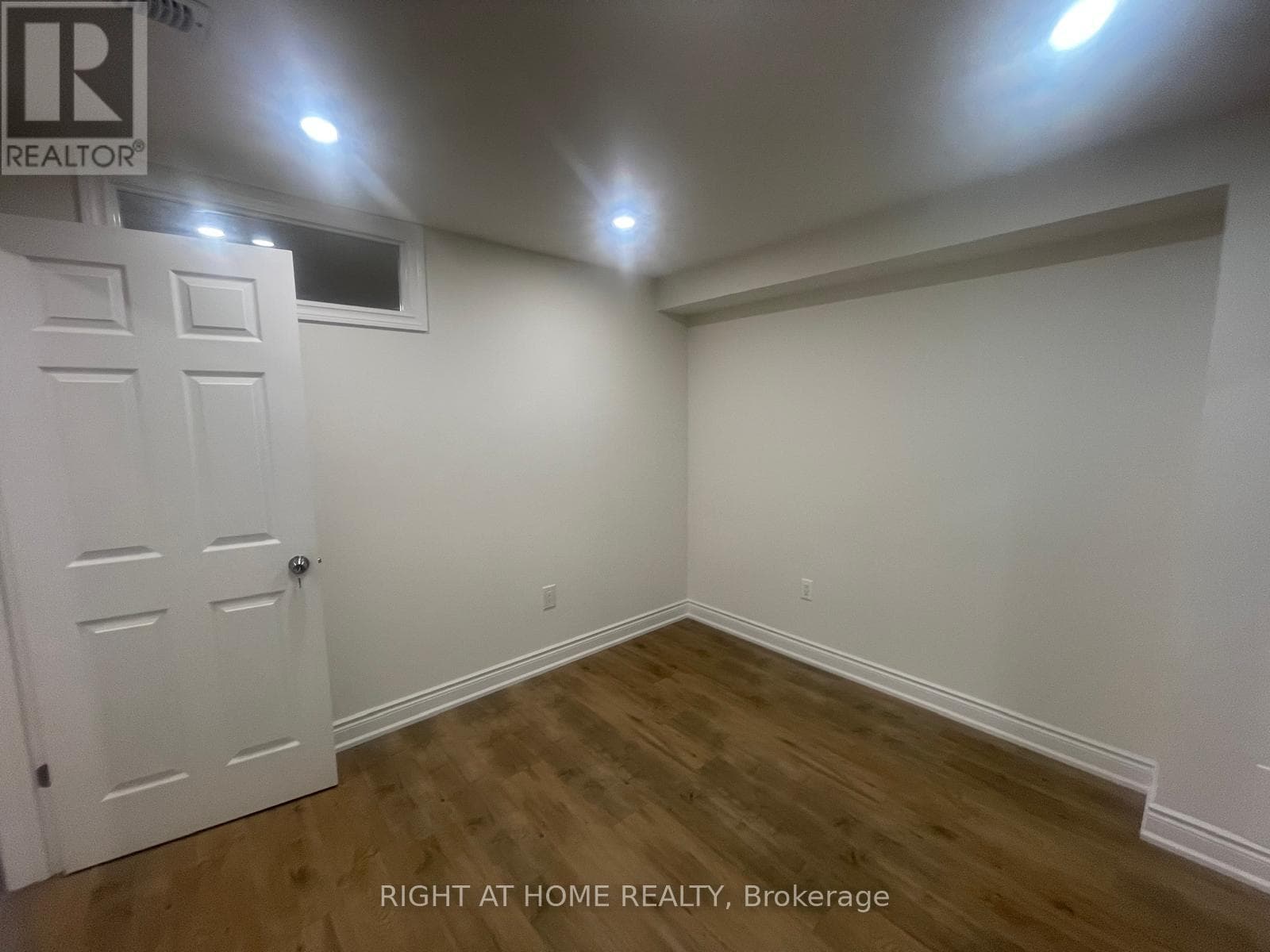Single Family at Bsmt- 49 Masters Street, Welland (Dain City), Ontario - Photo 10 - RE/MAX Garden City Realty
