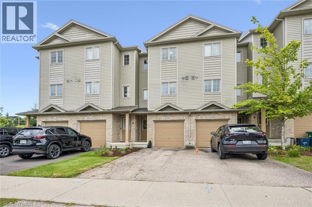 Single Family at 137 HIGHLAND Crescent, Kitchener, Ontario - Photo 3 - RE/MAX Garden City Realty