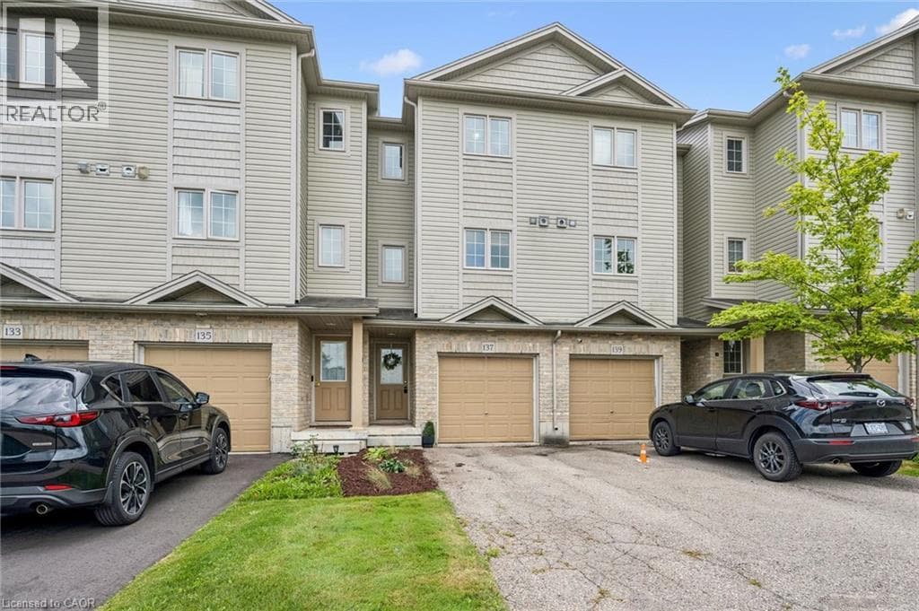 Single Family at 137 HIGHLAND Crescent, Kitchener, Ontario - Photo 4 - RE/MAX Garden City Realty