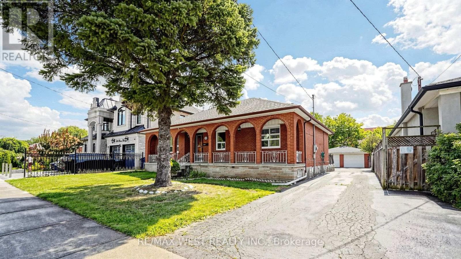 Single Family at Main Floor- 139 Ranee Avenue, Toronto (Englemount-Lawrence), Ontario - Photo 2 - RE/MAX Garden City Realty