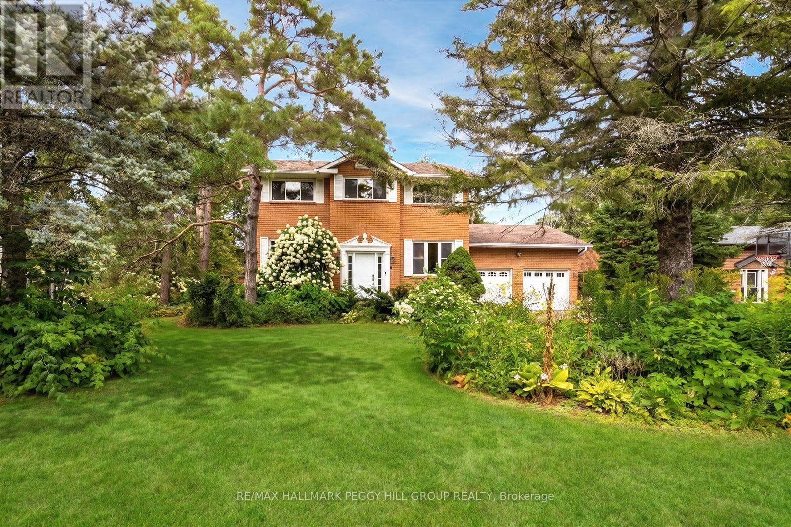 10 Rosewood Avenue