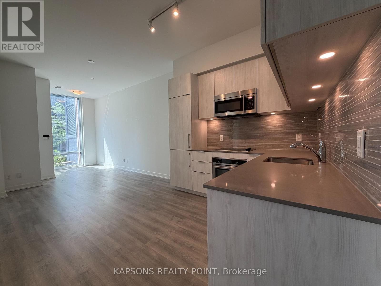 Single Family at 110- 50 Ordnance Street, Toronto (Niagara), Ontario - Photo 8 - RE/MAX Garden City Realty