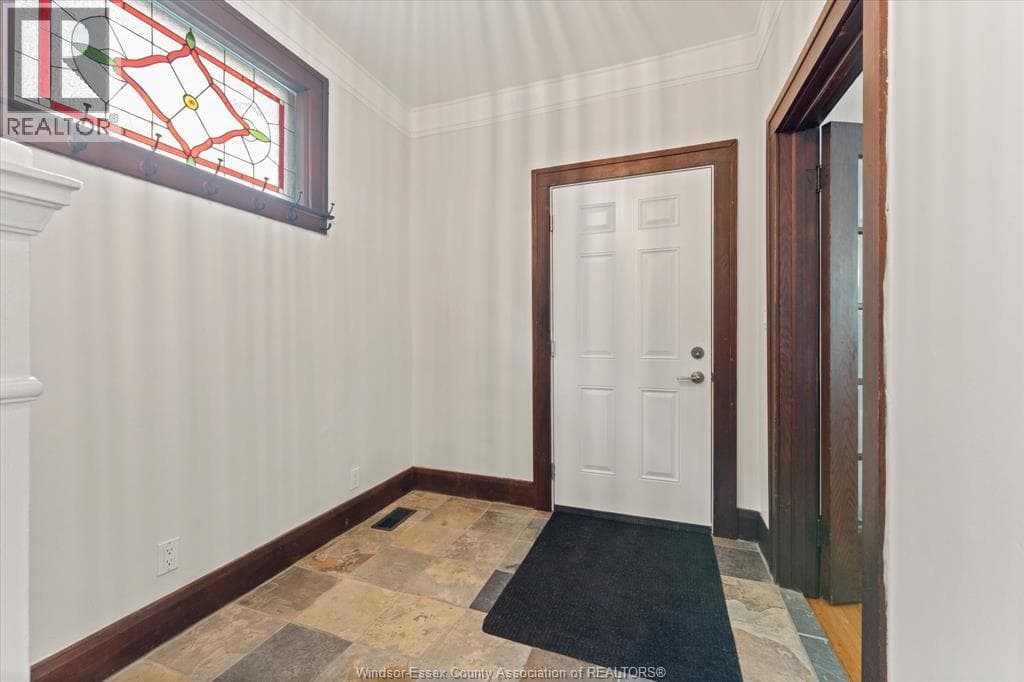 Single Family at 1423 RIVERSIDE Drive, Windsor, Ontario - Photo 10 - RE/MAX Garden City Realty