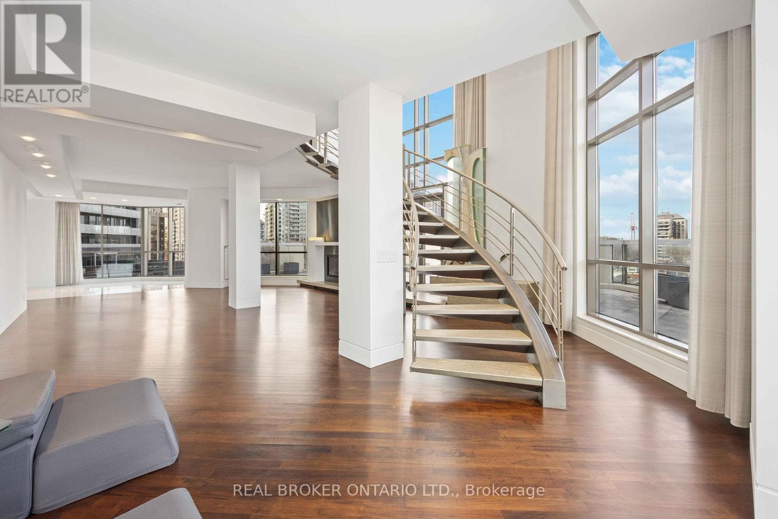 Single Family at 701- 3 McAlpine Street, Toronto (Annex), Ontario - Photo 6 - RE/MAX Garden City Realty