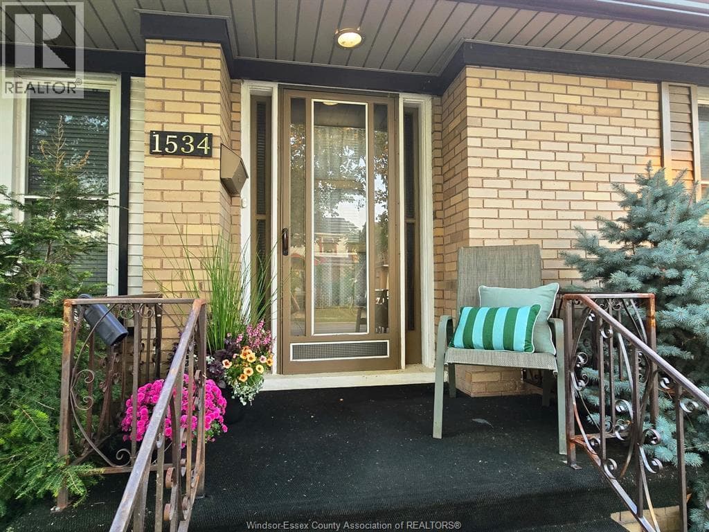 Single Family at 1534 PILLETTE Road, Windsor, Ontario - Photo 3 - RE/MAX Garden City Realty