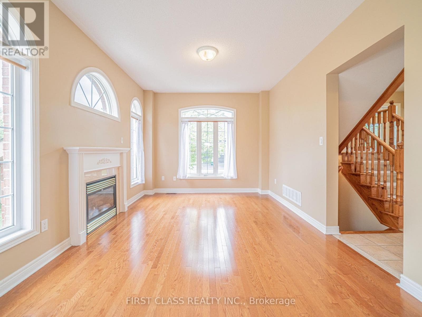 Single Family at 2507 Nichols Drive, Oakville (WC Wedgewood Creek), Ontario - Photo 7 - RE/MAX Garden City Realty