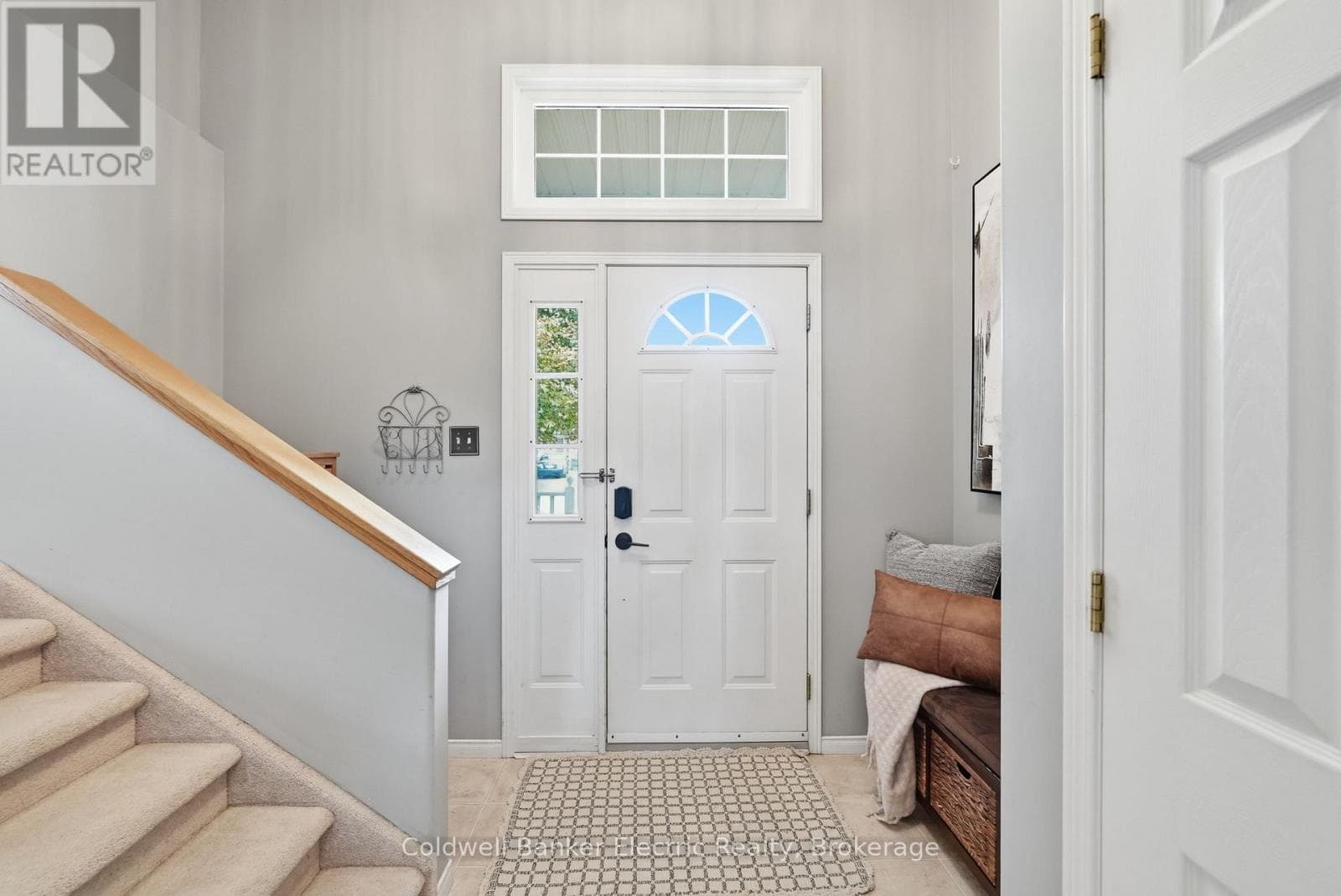 Single Family at 854 Abbey Lane, Peterborough (Ashburnham Ward 4), Ontario - Photo 3 - RE/MAX Garden City Realty