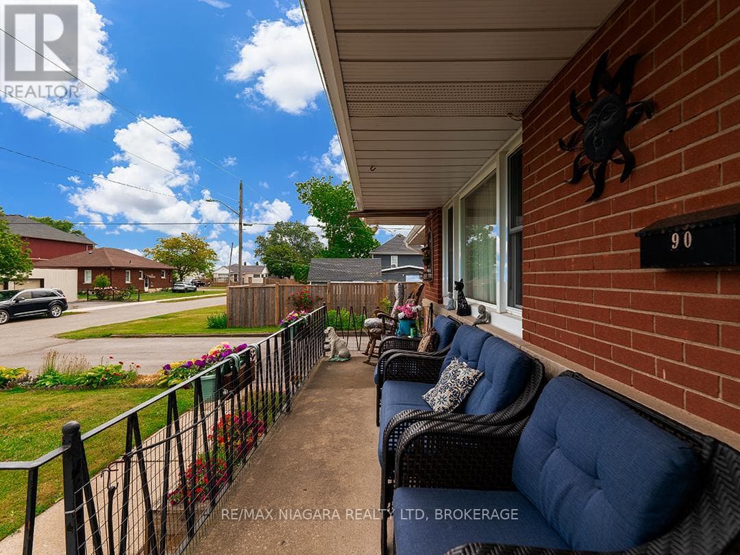Single Family at 90 John Street, Port Colborne (Killaly East), Ontario - Photo 3 - RE/MAX Garden City Realty