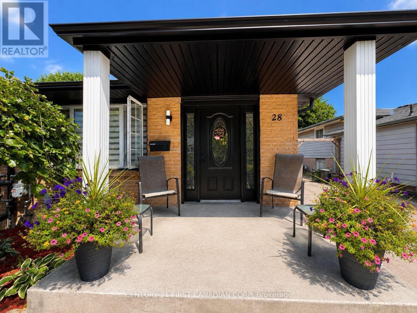 Single Family at 28 Sasha Crescent, London South (South X), Ontario - Photo 2 - RE/MAX Garden City Realty