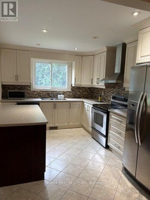 Single Family at 10 Testa Street, East Gwillimbury (Queensville), Ontario - Photo 2 - RE/MAX Garden City Realty