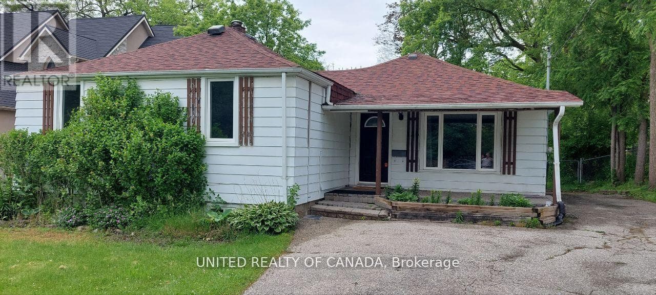 Single Family at Main- 126 Weldrick Road, Richmond Hill (North Richvale), Ontario - Photo 3 - RE/MAX Garden City Realty