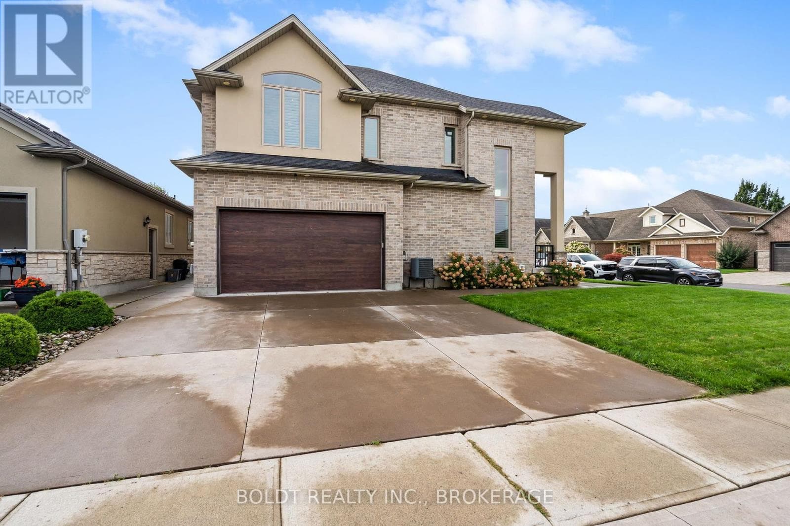 Single Family at 90 Videl Crescent, St. Catharines (Grapeview), Ontario - Photo 4 - RE/MAX Garden City Realty