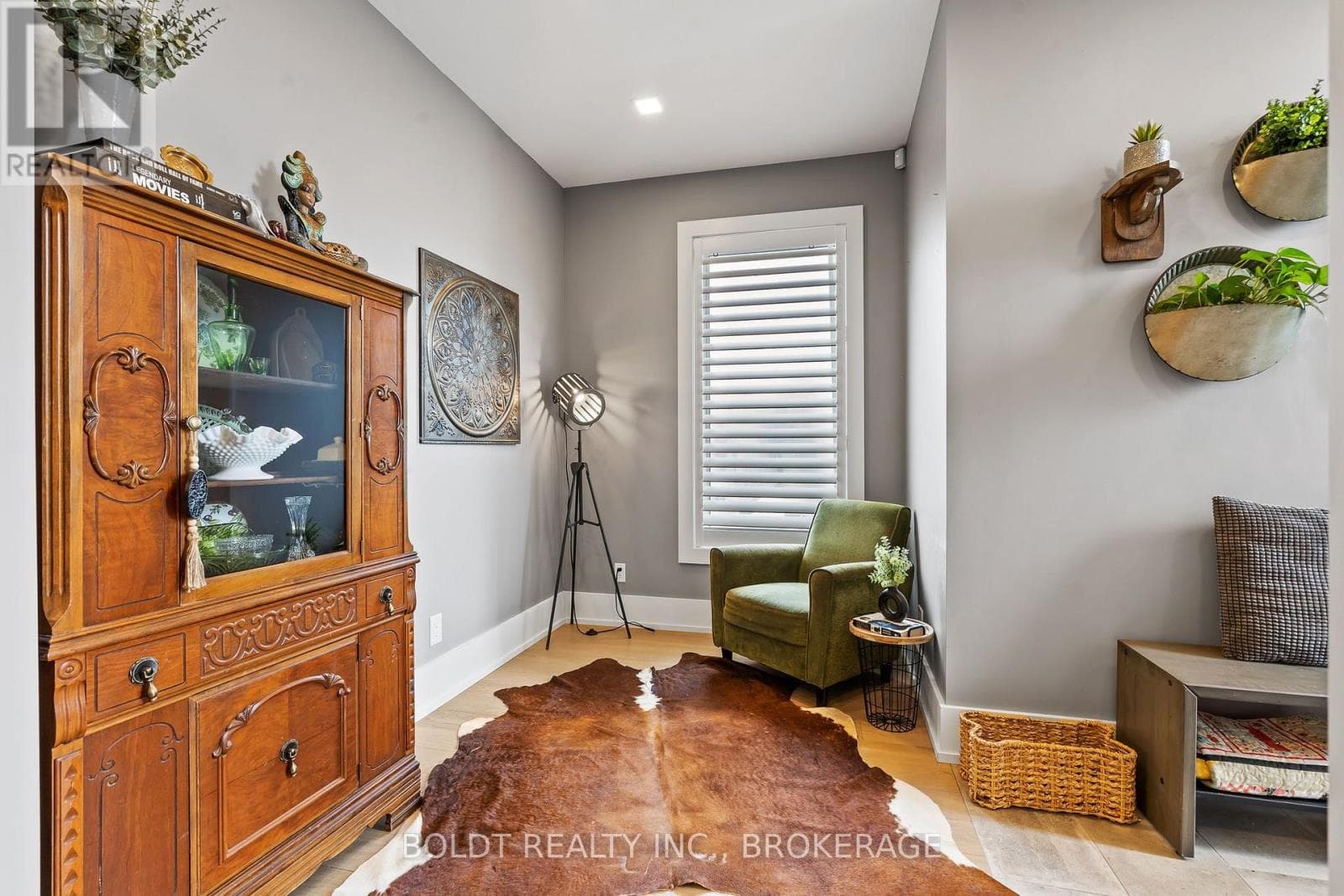 Single Family at 90 Videl Crescent, St. Catharines (Grapeview), Ontario - Photo 7 - RE/MAX Garden City Realty