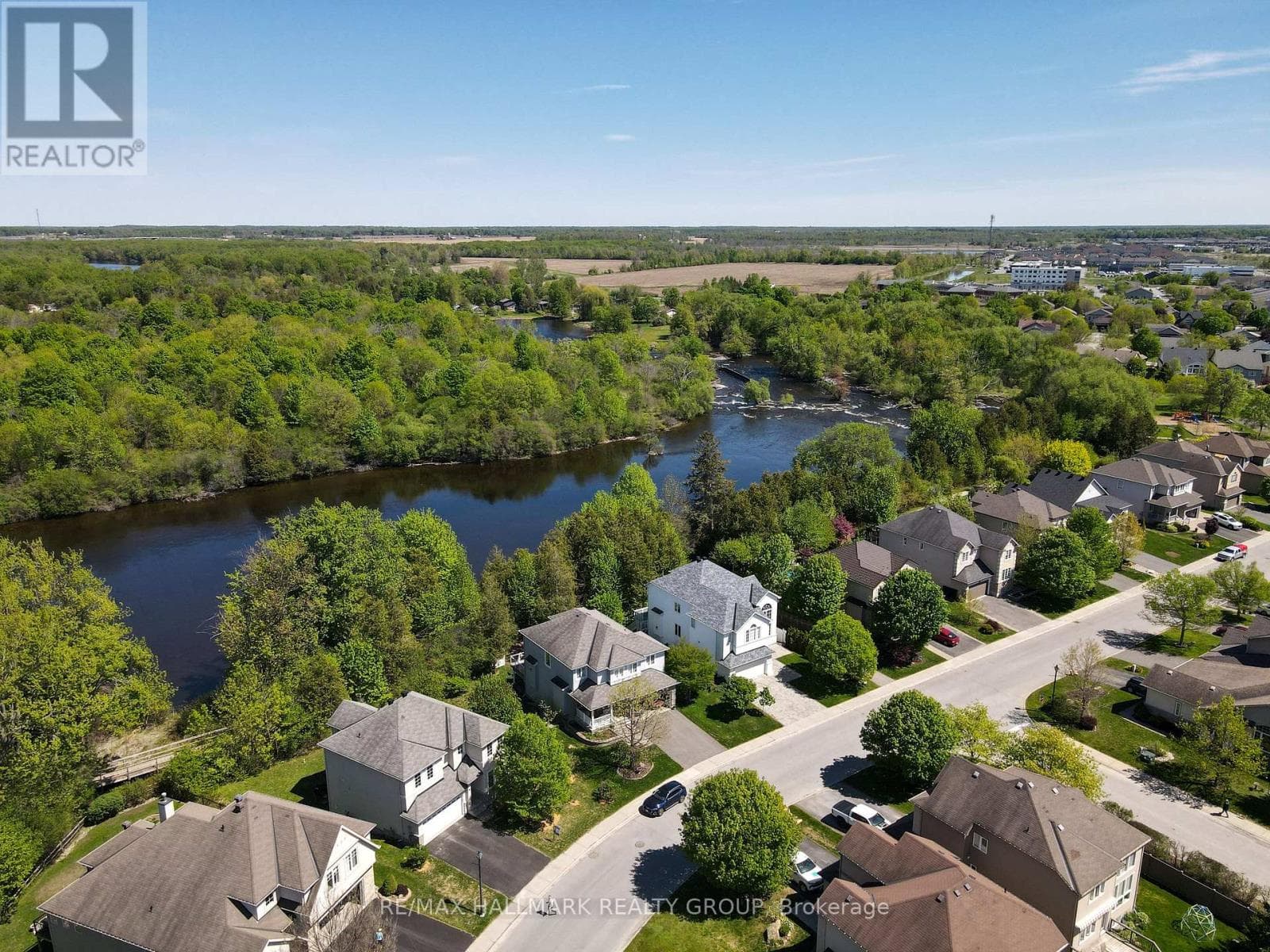 90 Stonewater Bay