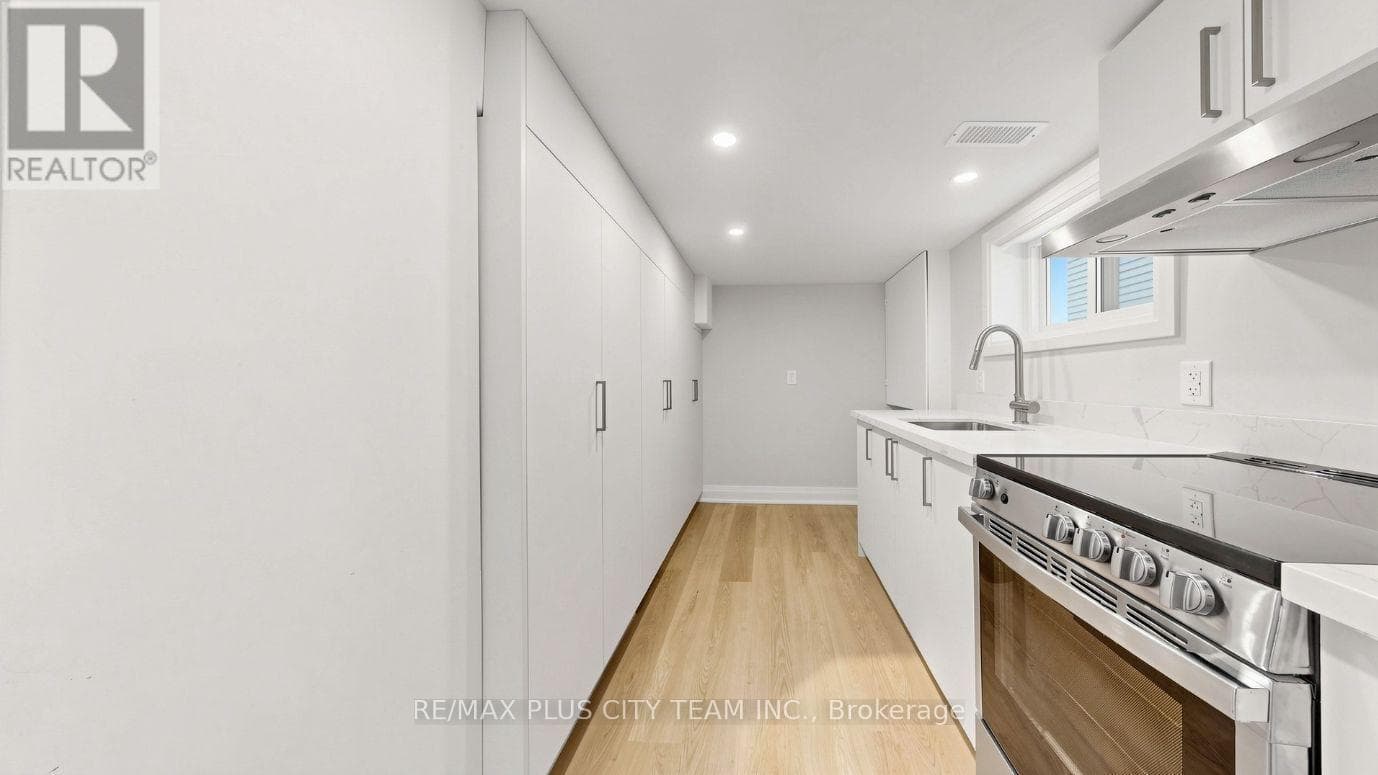 Single Family at Bsmt- 9 Lesmount Avenue, Toronto (Danforth Village-East York), Ontario - Photo 10 - RE/MAX Garden City Realty