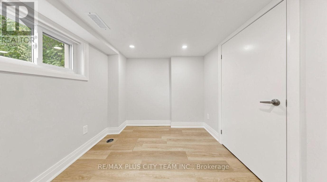 Single Family at Bsmt- 9 Lesmount Avenue, Toronto (Danforth Village-East York), Ontario - Photo 9 - RE/MAX Garden City Realty