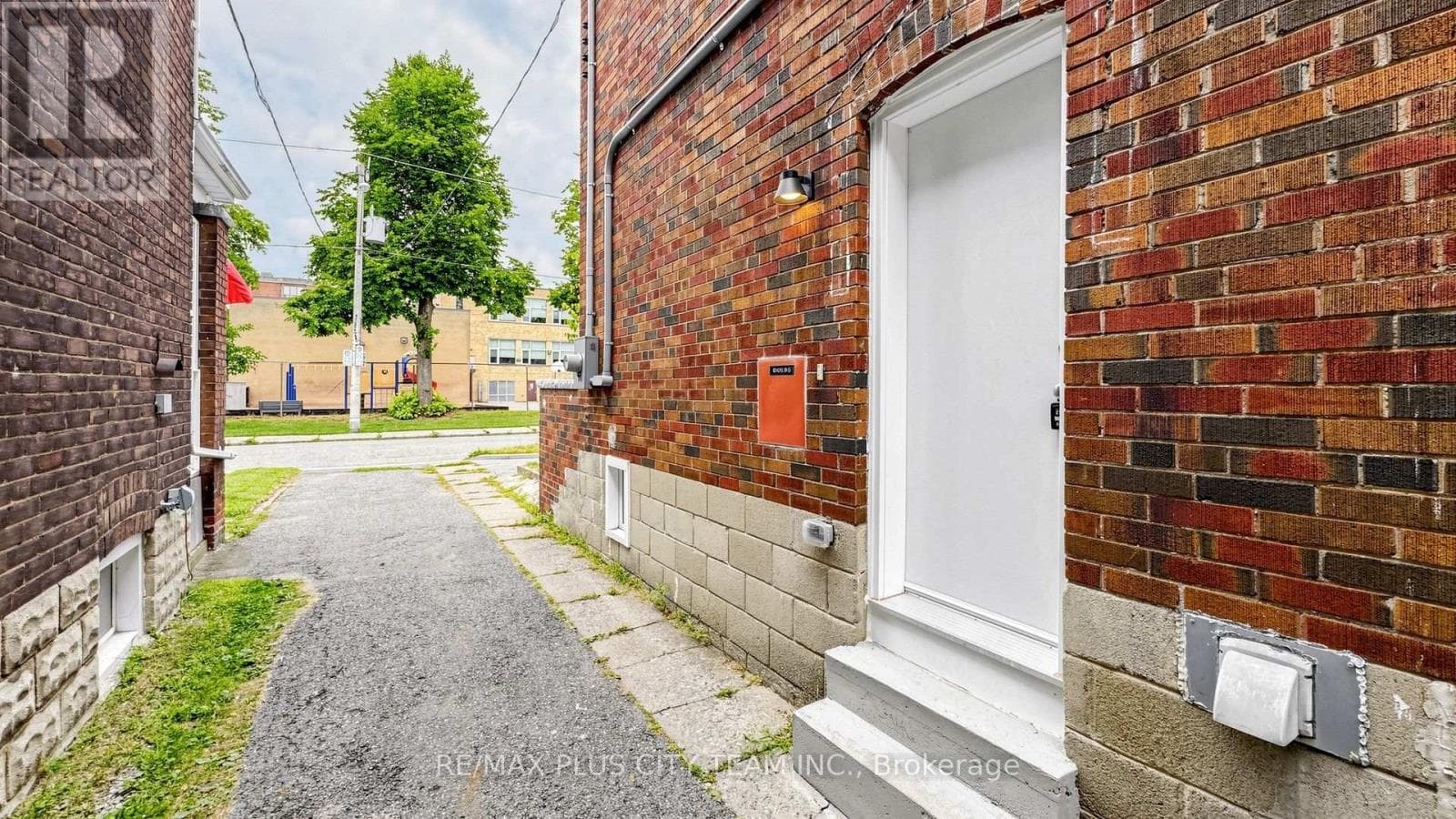 Single Family at Bsmt- 9 Lesmount Avenue, Toronto (Danforth Village-East York), Ontario - Photo 2 - RE/MAX Garden City Realty