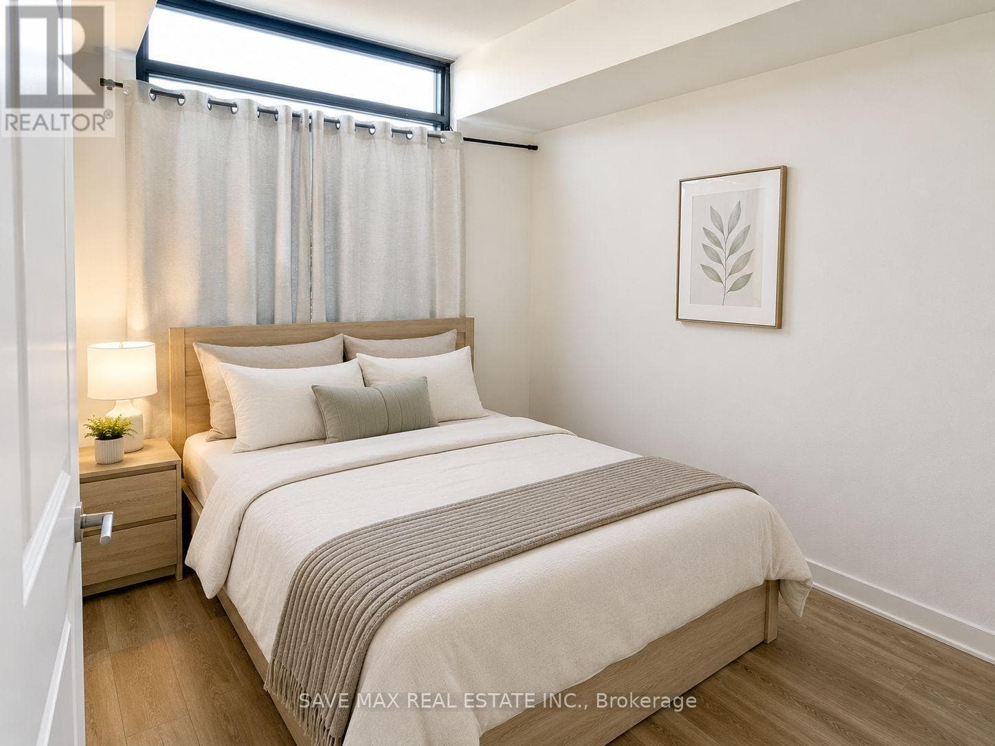 Single Family at 1606- 86 Dundas Street, Mississauga (Cooksville), Ontario - Photo 6 - RE/MAX Garden City Realty