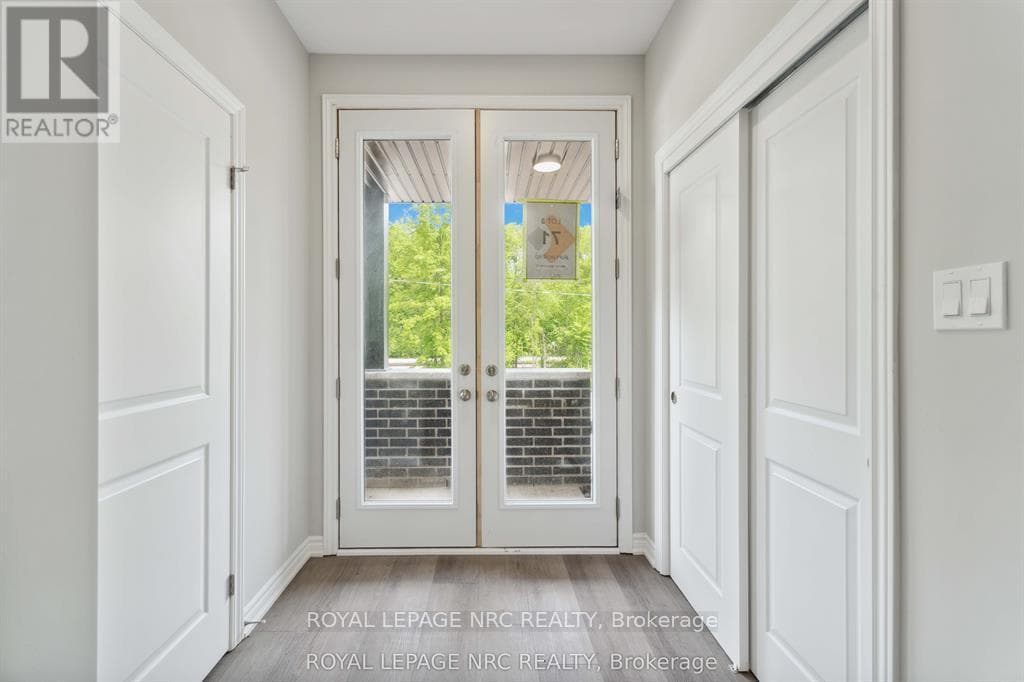 Single Family at 71 Superior Street, Welland (Dain City), Ontario - Photo 4 - RE/MAX Garden City Realty