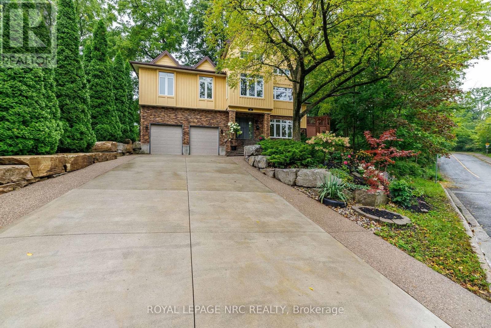 Single Family at 50 Tremont Drive, St. Catharines (Glendale/Glenridge), Ontario - Photo 1 - RE/MAX Garden City Realty